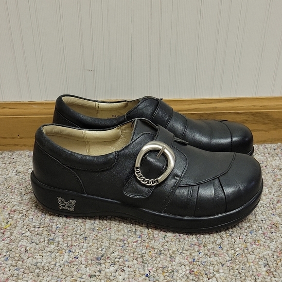 Allegria, woman Black Leather Khloe Slip-On Shoes with Buckle Sz 38. (US 7.5-8) - Picture 1 of 10